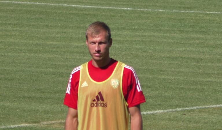 Ragnar Klavan in allenamento ad Aritzo