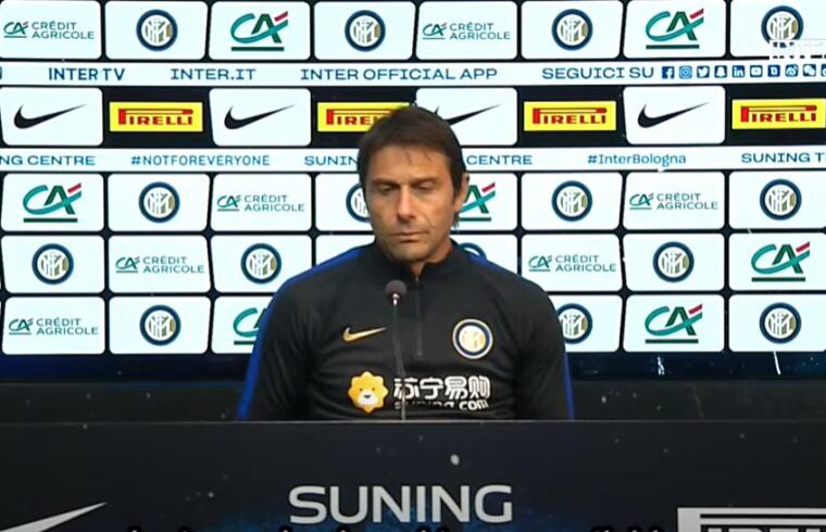 Antonio Conte in conferenza stampa