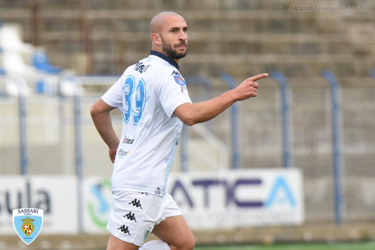 L'attaccante Fabrizio Roberti | Foto di Alessandro Sanna