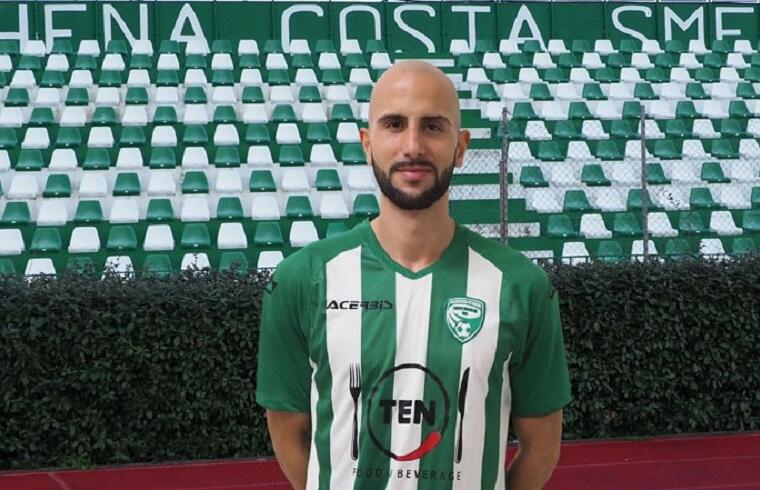 Andrea Congiu con la nuova maglia dell Arzachena