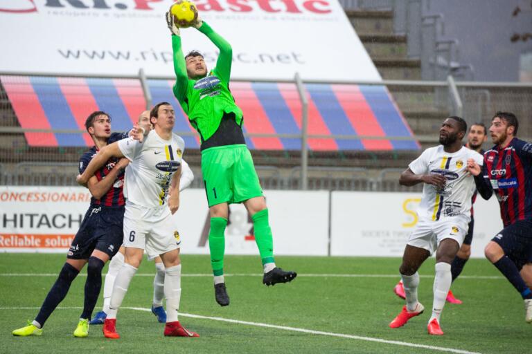 Presa alta per Riccardo Daga | Foto Viterbese Calcio