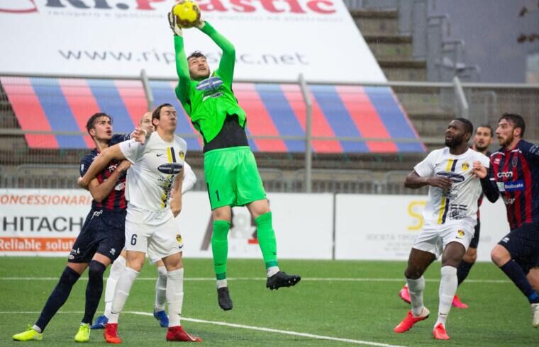 Presa alta per Riccardo Daga | Foto Viterbese Calcio