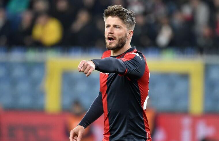 Lasse Schone con la maglia del Genoa