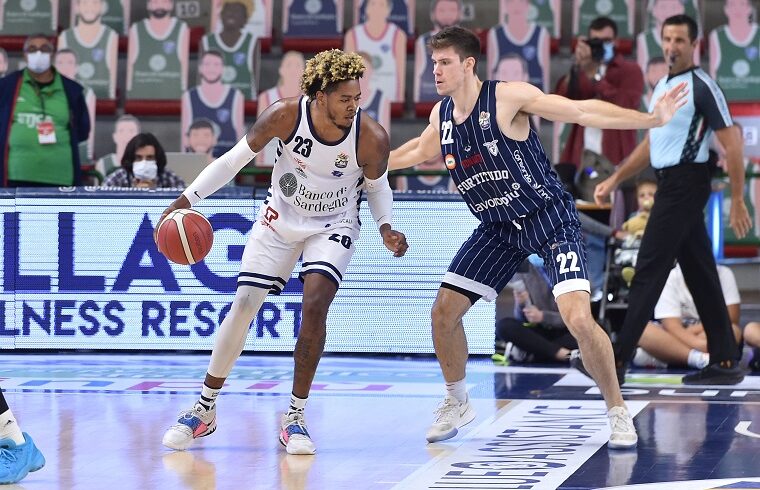 dinamo-sassari-tillman-happ-fortitudo-centotrentuno-canu