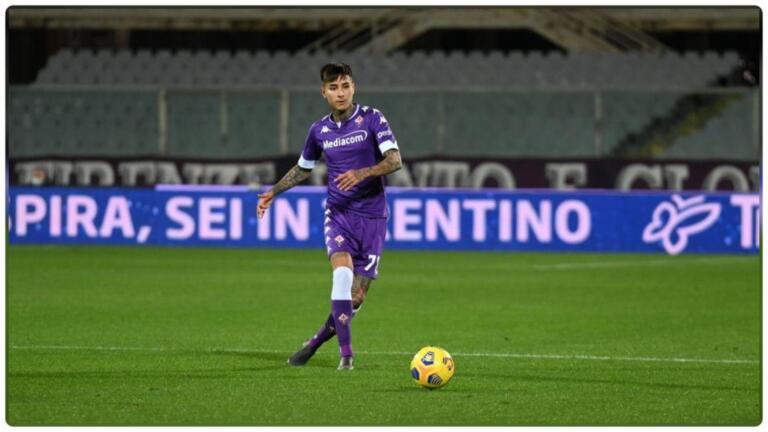 Erick Pulgar con la maglia della Fiorentina