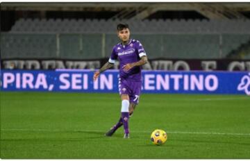 Erick Pulgar con la maglia della Fiorentina