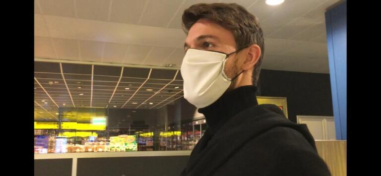 Daniele Rugani all arrivo di Elmas