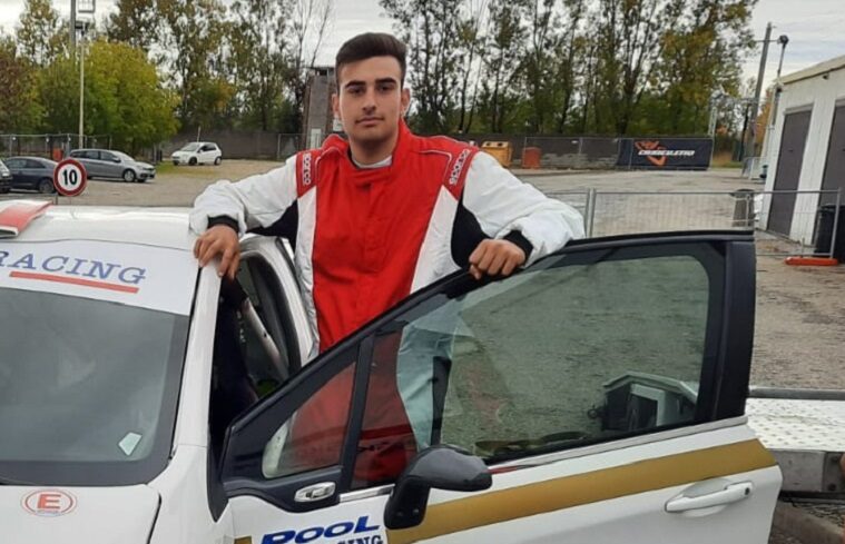 Mattia Ricciu in un test con la Peugeot