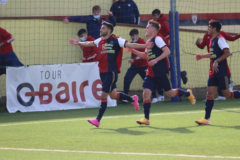 Gianluca Contini festeggia dopo un gol | Foto Elena Accardi