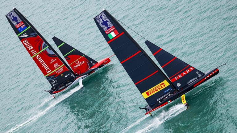 Una fase della regata tra Luna Rossa e New Zealand