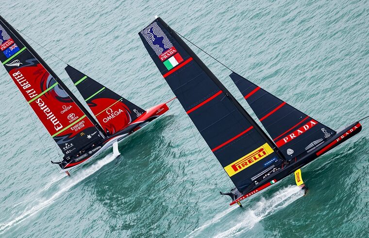 Una fase della regata tra Luna Rossa e New Zealand