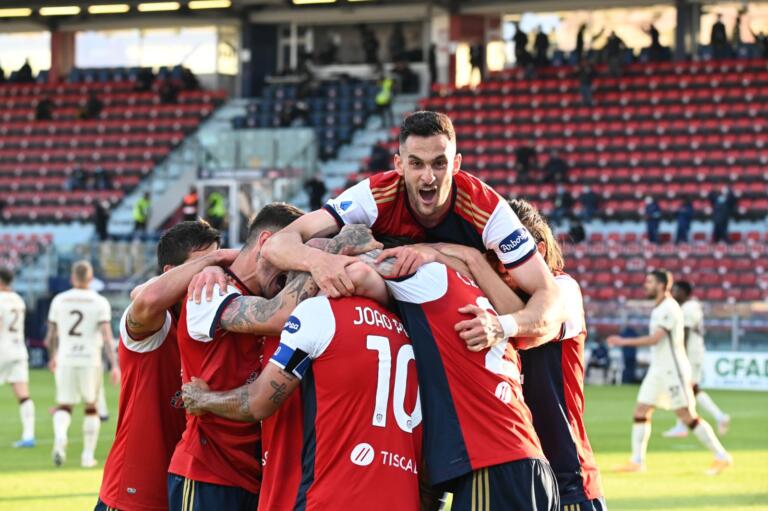 esultanza-cagliari-roma-sanna