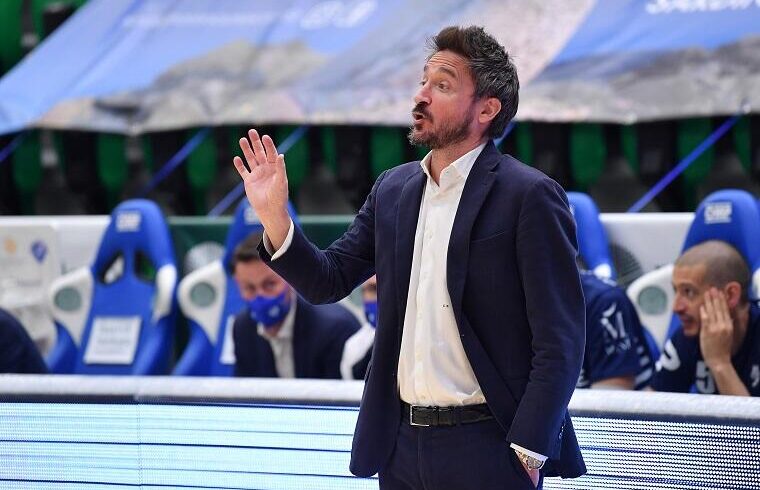 pozzecco-dinamo-sassari-reyer-venezia-canu