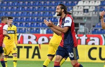 Leonardo Pavoletti contro il Parma | Foto Luigi Canu