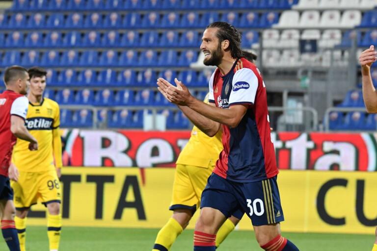 Leonardo Pavoletti contro il Parma | Foto Luigi Canu
