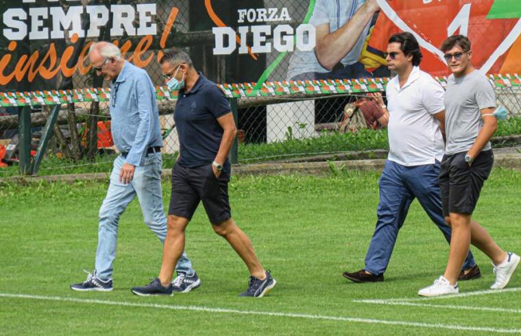 Stefano Capozucca, Stefano Antonelli e il suo entourage sul campo di Celledizzo