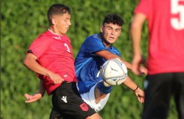 Michele Masala in azione contro l'Albania U18 | Foto Figc.it