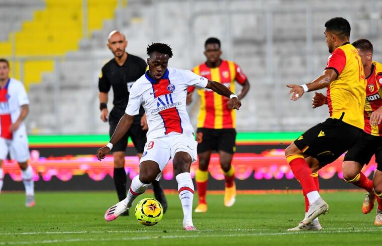 Arnaud Kalimuendo in azione | Foto PSG