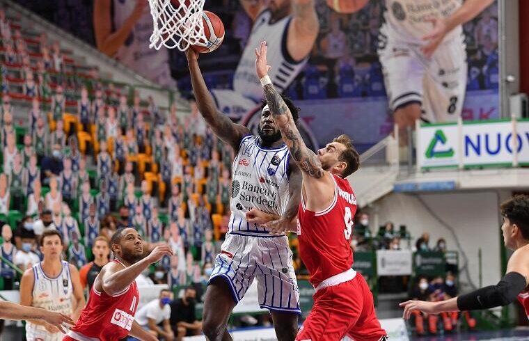 dinamo-sassari-burnell-varese-centotrentuno-canu