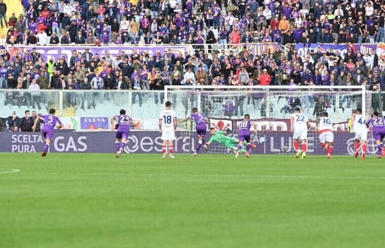 Il rigore trasformato da Biraghi per l'1-0 della Fiorentina | Foto ACF Fiorentina
