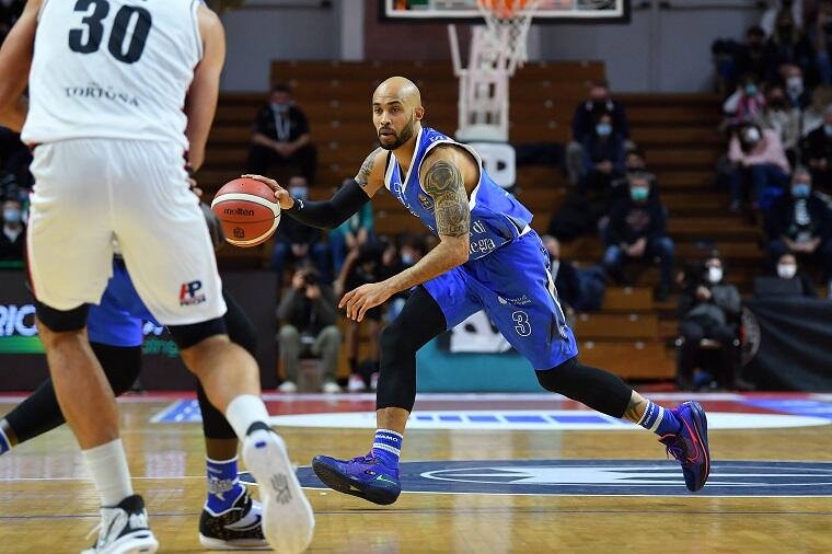 logan-tortona-sassari