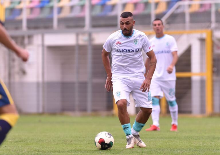 Daniele Ragatzu con la maglia dell'Olbia