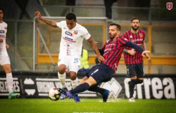 Pietro Ladu in azione contro il Catania | Foto Campobasso Calcio