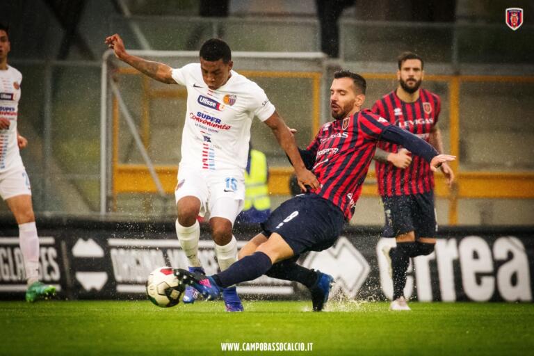 Pietro Ladu in azione contro il Catania | Foto Campobasso Calcio