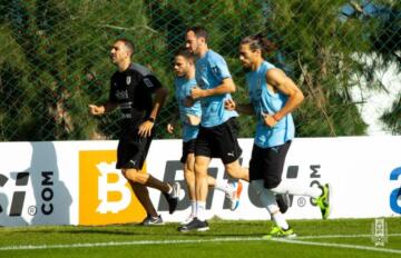 Diego Godin, Nahitan Nandez e Martin Caceres durante uno degli allenamenti con l'Uruguay | Foto AUF