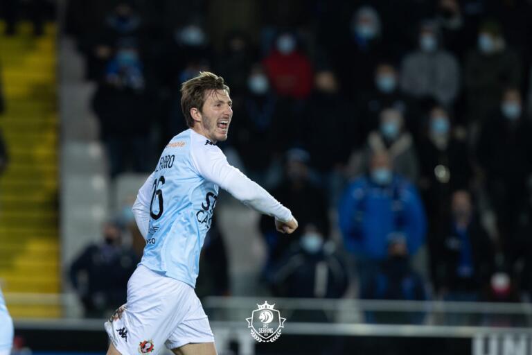 Dario Del Fabro esulta dopo aver segnato il gol del 3-2 con il Bruges | Foto RFC Seraing