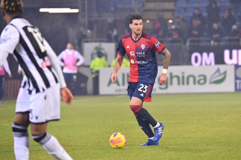 Luca Ceppitelli contro l'Udinese | Foto Luigi Canu