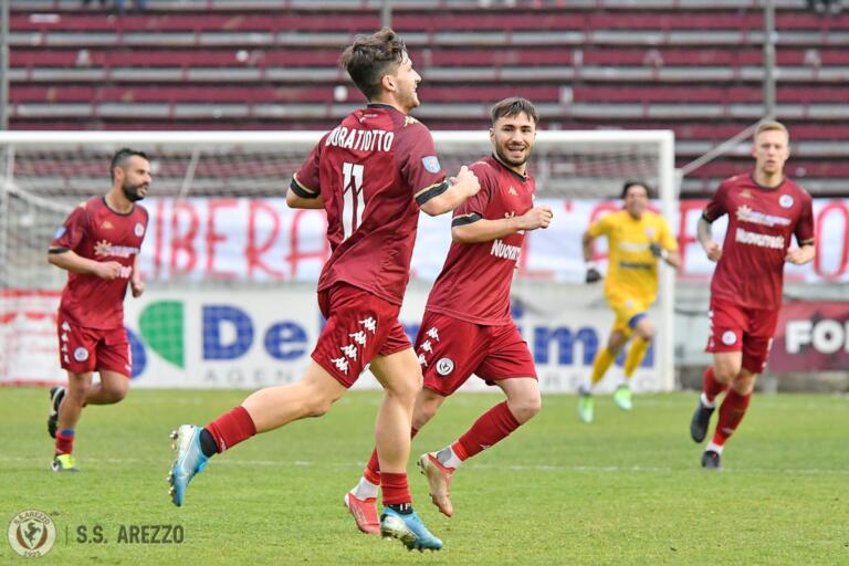 Riccardo Doratiotto esulta dopo il gol | Foto S.S. Arezzo
