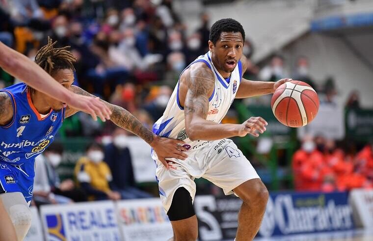 robinson-canu-dinamo