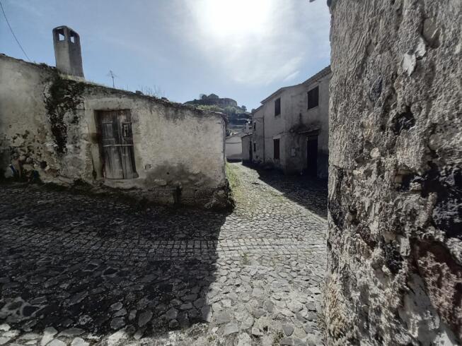 Uno scorcio di Rebeccu in Sardegna