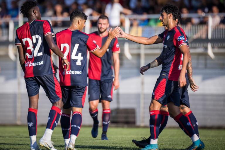 L'esultanza al gol di Desogus nel Trofeo Sardegna | Foto Cagliari Calcio/Valerio Spano