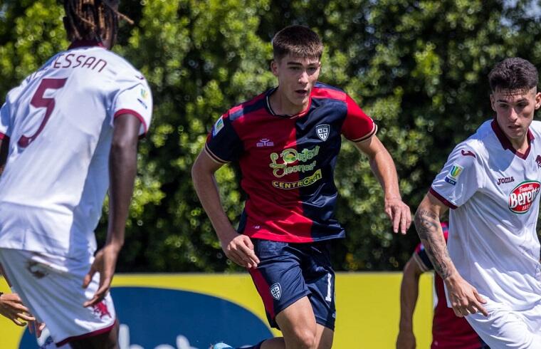 Cavuoti in azione con la maglia del Cagliari Primavera