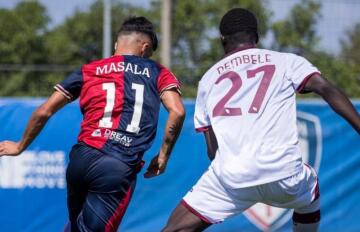 Michele Masala in azione con la maglia del Cagliari