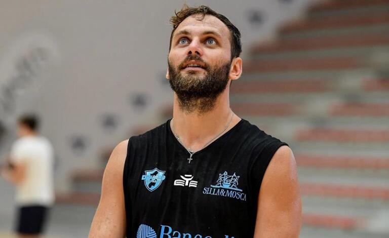 Stefano Gentile durante i primi giorni di allenamento a Oristano | Foto Luigi Canu