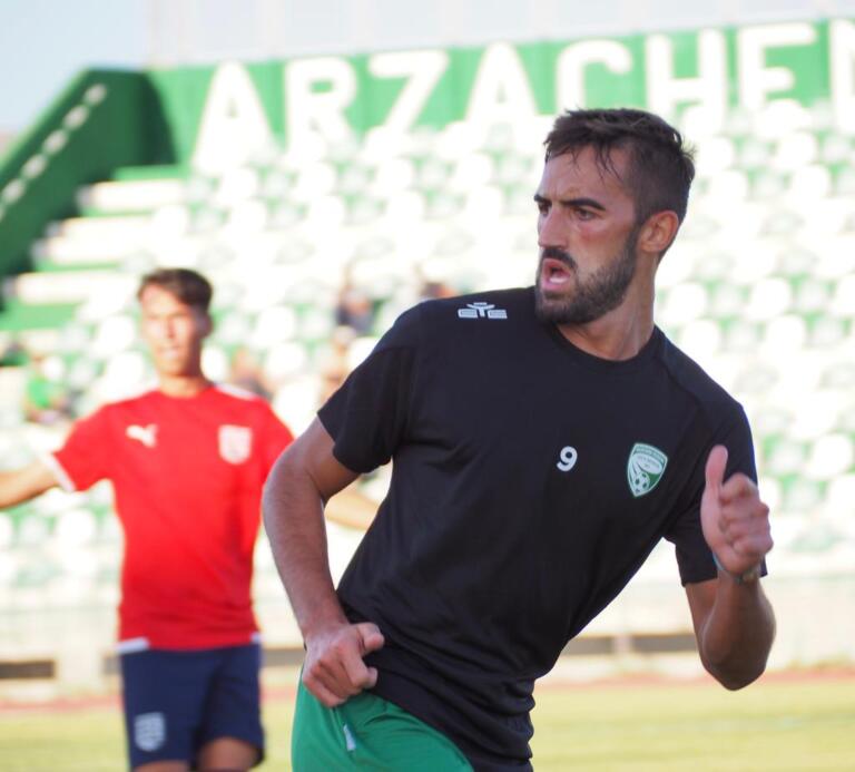 Marcos Sartor nell'amichevole con la Torres | Foto Arzachena - Claudia Cinefra