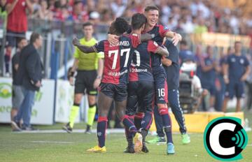 L'esultanza del Cagliari al gol di Viola contro il Perugia. Foto Gianluca Zuddas.