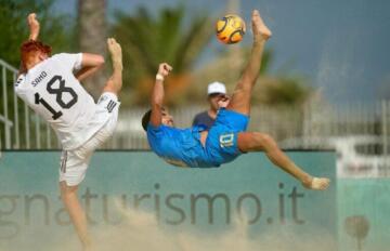 Gori in acrobazia contro la Germania | Foto beachsoccer.com