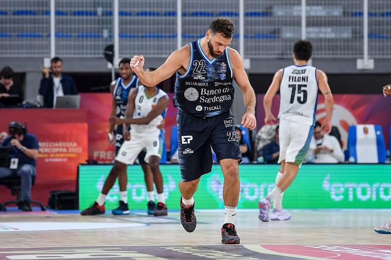Stefano Gentile in Tortona - Dinamo Sassari | Foto Luigi Canu