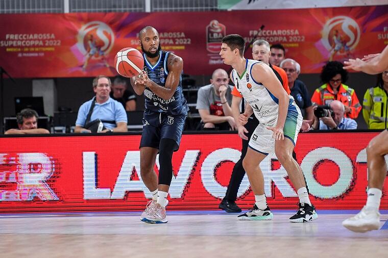 Chris Dowe in Tortona - Dinamo Sassari | Foto Luigi Canu