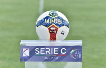 Il pallone della Serie C 2022-2023 | Foto Alessandro Sanna