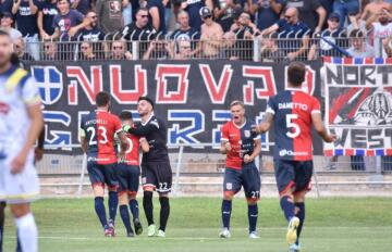 L'esultanza della Torres dopo il gol di Ruocco contro il San Donato Tavarnelle | Foto Alessandro Sanna