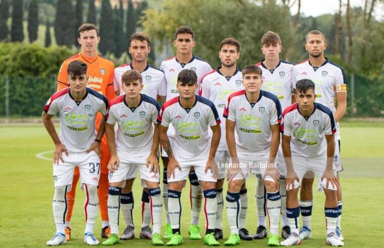 Il Cagliari Primavera prima della sfida contro l'Empoli | Foto Leonardo Bartolini