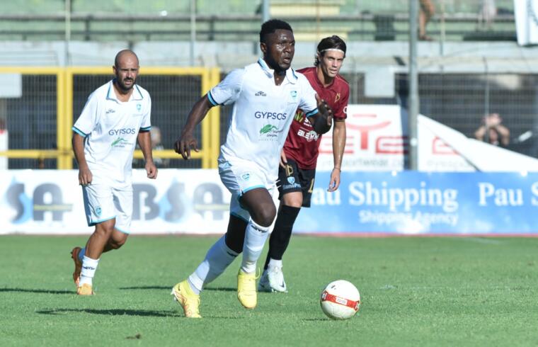 Joseph Minala in azione contro il Pontedera | Foto Sandro Giordano