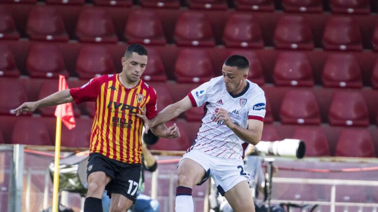 Zappa in marcatura su Caprari in Benevento-Cagliari 2020-21 | Foto Valerio Spano/Cagliari Calcio