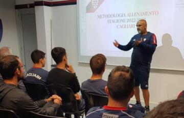 Fabio Liverani incontra gli allenatori del settore giovani del Cagliari