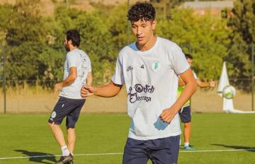 Sheb Derbali in allenamento con la maglia del Cos